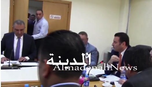 بالفيديو : التسجيل الكامل لاجتماع الصفدي واللجنة المالية مع ناصر الشريدة حول موازنة سلطة العقبة بالفيديو : التسجيل الكامل لاجتماع الصفدي واللجنة المالية مع ناصر الشريدة حول موازنة سلطة العقبة