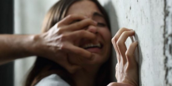 صادم.. وضع فتاة في سنها الـ 13 لمولود ناتج عن اغتصابها صادم.. وضع فتاة في سنها الـ 13 لمولود ناتج عن اغتصابها