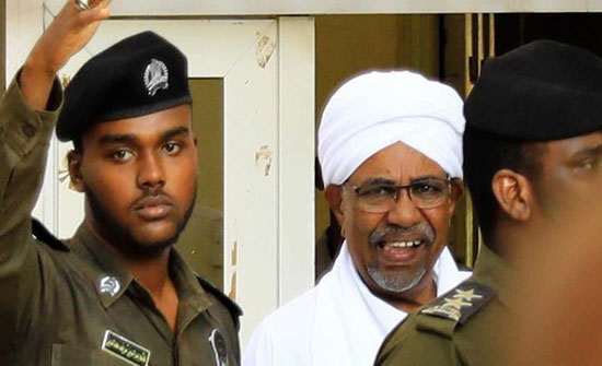الجنائية الدولية تطالب السودان بتسليم البشير أو محاكمته الجنائية الدولية تطالب السودان بتسليم البشير أو محاكمته