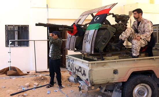 قوات حفتر تقصف عشوائيا مستشفى ومنازل جنوب طرابلس قوات حفتر تقصف عشوائيا مستشفى ومنازل جنوب طرابلس