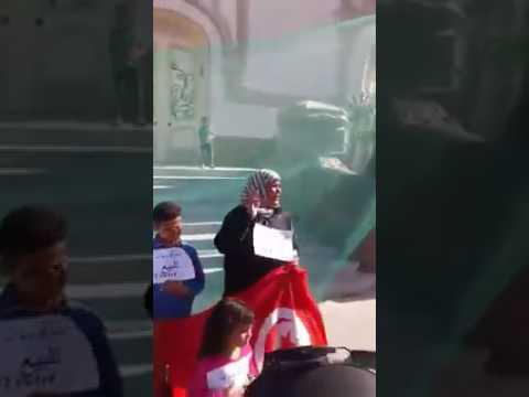 فيديو| في تونس الثورة..امرأة تعرض أبناءها للبيع من شدة الفقر!! فيديو| في تونس الثورة..امرأة تعرض أبناءها للبيع من شدة الفقر!!