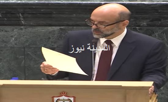 الرزاز يشكّل لجنة لإعادة النظر بقرارات "التقاعد والاستيداع" في الجمارك و"المناطق الحرّة" الرزاز يشكّل لجنة لإعادة النظر بقرارات "التقاعد والاستيداع" في الجمارك و"المناطق الحرّة"