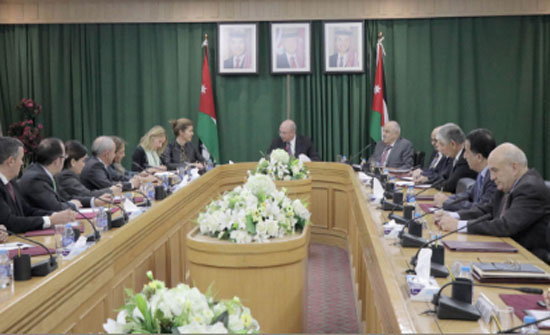 الفايز: الاردن الاكثر تضررا من الاوضاع الراهنة الفايز: الاردن الاكثر تضررا من الاوضاع الراهنة