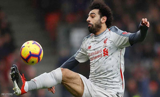 صلاح يرفض جائزة "أفضل لاعب" ويهديها لزميله صلاح يرفض جائزة "أفضل لاعب" ويهديها لزميله