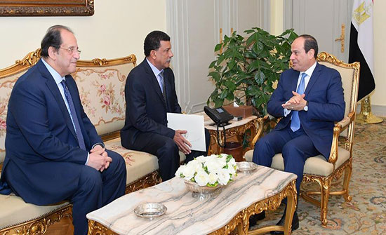 السيسي يستقبل رئيس جهاز الأمن والمخابرات السوداني السيسي يستقبل رئيس جهاز الأمن والمخابرات السوداني