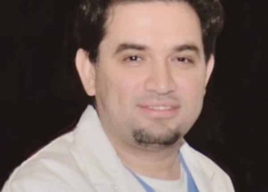 أصعب موقف يواجه طبيبًا.. ترك والدته بالكاد تتنفس لإجراء قسطرة عاجلة لمريض أصعب موقف يواجه طبيبًا.. ترك والدته بالكاد تتنفس لإجراء قسطرة عاجلة لمريض