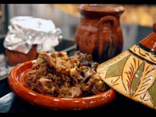 ما سر الطبق المغربي الخاص بالرجال والمحرم على النساء؟! ما سر الطبق المغربي الخاص بالرجال والمحرم على النساء؟!