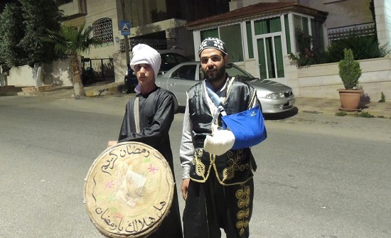 المسحراتي.. موروث رمضاني يعكس صورة إنسانية نبيلة لكرم الأردنيين المسحراتي.. موروث رمضاني يعكس صورة إنسانية نبيلة لكرم الأردنيين