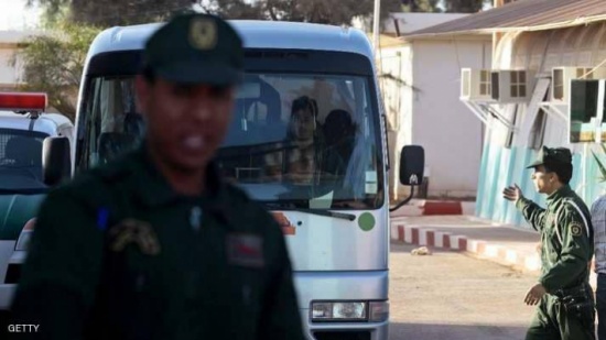 الداخلية الجزائرية تتوعد مشاغبي الملاعب الداخلية الجزائرية تتوعد مشاغبي الملاعب