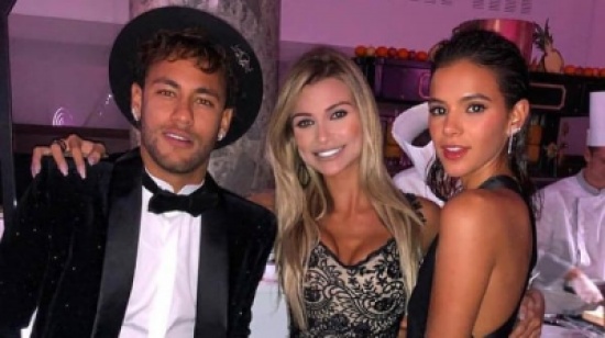 بالصور: حفل صاخب لـ نيمار في يوم ميلاده بالصور: حفل صاخب لـ نيمار في يوم ميلاده