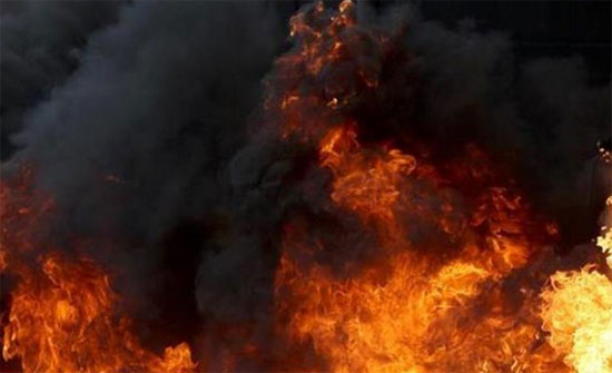 حريق مستودع يحتوي على مواد أولية وزيوت عطرية في الزرقاء حريق مستودع يحتوي على مواد أولية وزيوت عطرية في الزرقاء