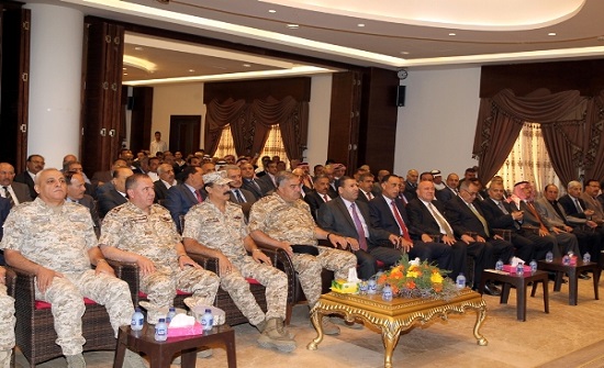 فريحات يؤكد على يقظة قواتنا المسلحة وجاهزيتها الكاملة في التعامل مع التحديات فريحات يؤكد على يقظة قواتنا المسلحة وجاهزيتها الكاملة في التعامل مع التحديات