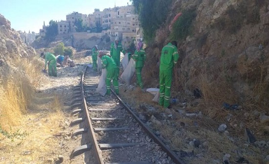 الأمانة تنفذ حملة بيئية على مسار الخط الحديدي الحجازي الأمانة تنفذ حملة بيئية على مسار الخط الحديدي الحجازي