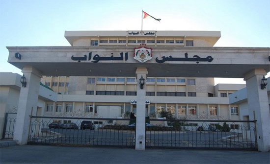 اعتصام أمام "النواب" احتجاجا على رفع الأسعار اعتصام أمام "النواب" احتجاجا على رفع الأسعار