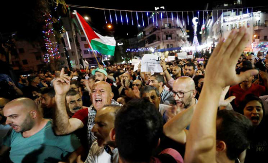 فلسطين: منع المظاهرات بعد احتجاجات تطالب بدفع رواتب موظفي غزة فلسطين: منع المظاهرات بعد احتجاجات تطالب بدفع رواتب موظفي غزة