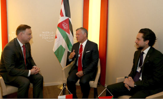 الملك يلتقي الرئيس البولندي ورئيسة الوزراء البريطانية ووزير الخزانة الأميركي الملك يلتقي الرئيس البولندي ورئيسة الوزراء البريطانية ووزير الخزانة الأميركي