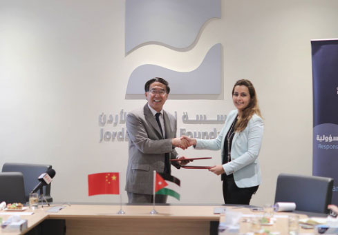 اتفاقية بين نهر الاردن والسفارة الصينية لتزويد مطبخ الكرمة بمعدات جديدة اتفاقية بين نهر الاردن والسفارة الصينية لتزويد مطبخ الكرمة بمعدات جديدة