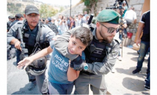 الفلسطينيون يؤكدون: لا صلاة في المسجد عبر بوابات الاحتلال الفلسطينيون يؤكدون: لا صلاة في المسجد عبر بوابات الاحتلال