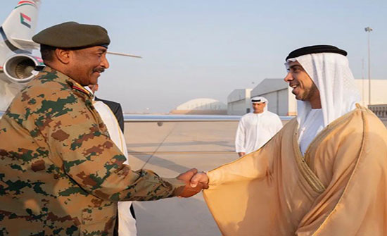 رئيس الانتقالي السوداني يصل الإمارات رئيس الانتقالي السوداني يصل الإمارات