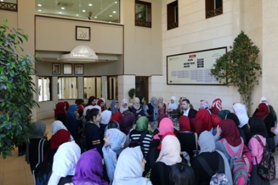 طلبة مدارس "قرطبة الدولية" يزورون جامعة الشرق الاوسط طلبة مدارس "قرطبة الدولية" يزورون جامعة الشرق الاوسط