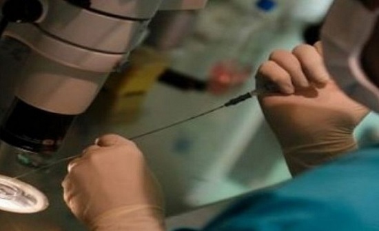 الطبيب المحتال.. خصب 100 امرأة بسائل منوي مجهول الطبيب المحتال.. خصب 100 امرأة بسائل منوي مجهول