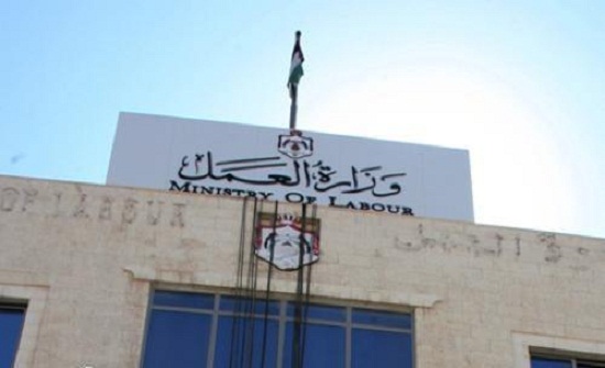 "العمل": تزايد الاقبال لتوثيق وقوننة أوضاع العمال الوافدين "العمل": تزايد الاقبال لتوثيق وقوننة أوضاع العمال الوافدين