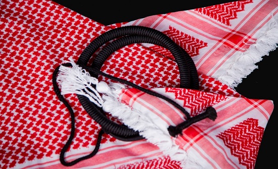 الحكومة تفرض رسوم على "الشماغ" الحكومة تفرض رسوم على "الشماغ"