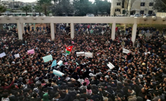 البوليتكنيك توجه عقوبة الإنذار لطالبين شاركا بفعالية داخل الحرم الجامعي البوليتكنيك توجه عقوبة الإنذار لطالبين شاركا بفعالية داخل الحرم الجامعي