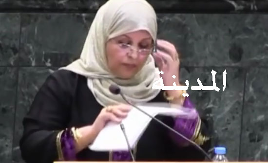 النائب منتهى البعول تتبنى مذكرة لحماية القطاع الزراعي والغاء اي ضرائب تطاله النائب منتهى البعول تتبنى مذكرة لحماية القطاع الزراعي والغاء اي ضرائب تطاله