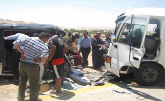 إصابات بالجملة بحادث تصادم كوستر وباص صغير في الزرقاء إصابات بالجملة بحادث تصادم كوستر وباص صغير في الزرقاء