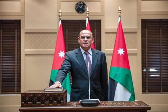 العلاف يلتقي اللجنة الوطنية للمتقاعدين العسكريين العلاف يلتقي اللجنة الوطنية للمتقاعدين العسكريين