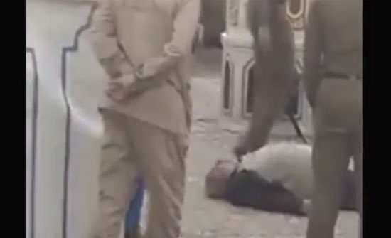 شاهد لحظة وفاة "أردني" بالمسجد النبوي في المدينة المنورة شاهد لحظة وفاة "أردني" بالمسجد النبوي في المدينة المنورة