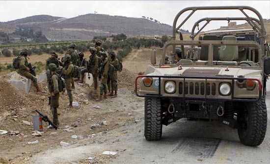 الجيش الإسرائيلي ينسحب من مدينة جنين بعد اعتقال 5 فلسطينين الجيش الإسرائيلي ينسحب من مدينة جنين بعد اعتقال 5 فلسطينين