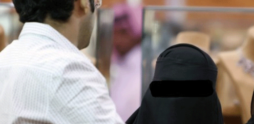 بالفيديو.. سعودية تبوح بـ”قصتها” مع مديرها المبتزّ: خيرني بين “الرذيلة “و”الوظيفة” بالفيديو.. سعودية تبوح بـ”قصتها” مع مديرها المبتزّ: خيرني بين “الرذيلة “و”الوظيفة”