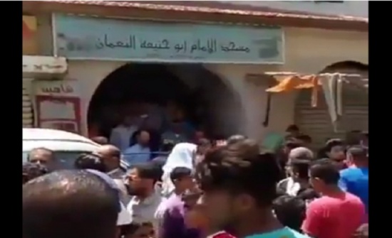 بالفيديو ... شاهدوا تشييع جثمان الطفل السوري والأهالي يهتفون بإعدام الجاني بالفيديو ... شاهدوا تشييع جثمان الطفل السوري والأهالي يهتفون بإعدام الجاني