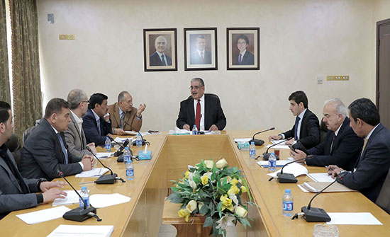 "خدمات النواب" تقر مواد بـ"النقل الدولي" "خدمات النواب" تقر مواد بـ"النقل الدولي"