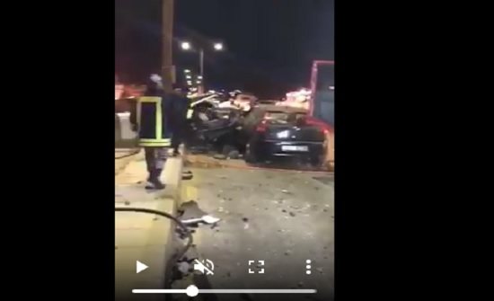 بالفيديو : حادث تصادم مروع بين 3 مركبات في إربد بالفيديو : حادث تصادم مروع بين 3 مركبات في إربد