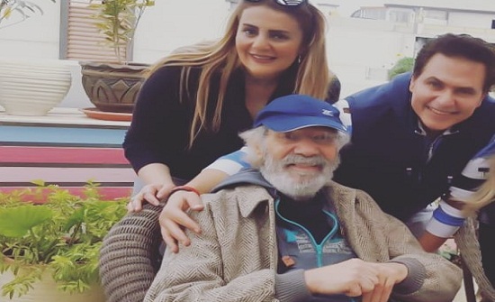 كاتب يؤكد دخول محمود ياسين المصحة بسبب إصابته بالزهايمر .. كاتب يؤكد دخول محمود ياسين المصحة بسبب إصابته بالزهايمر ..
