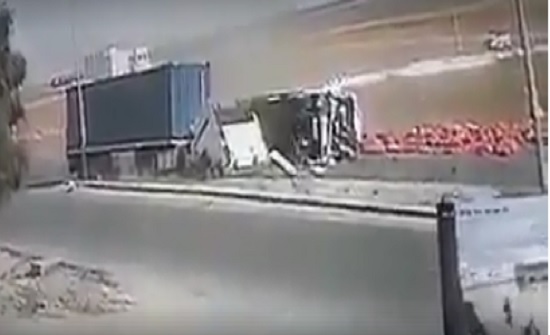بالفيديو : حادث سير مروع في الكرك بالفيديو : حادث سير مروع في الكرك