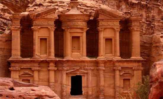 7ر1مليار دولار عائدات قطاع السياحة في الثلث الأول 7ر1مليار دولار عائدات قطاع السياحة في الثلث الأول