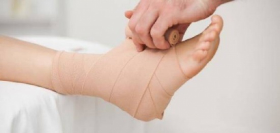 7 أعراض وراء تمزق أربطة الكاحل... اكتشفوها! 7 أعراض وراء تمزق أربطة الكاحل... اكتشفوها!