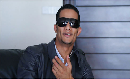محمد رمضان في المرحاض يحدث ضجة بسبب حركاته (فيديو) محمد رمضان في المرحاض يحدث ضجة بسبب حركاته (فيديو)