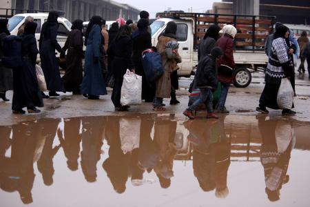سوء الأحوال الجوية يوقف الضربات الجوية في حلب واستمرار القتال سوء الأحوال الجوية يوقف الضربات الجوية في حلب واستمرار القتال