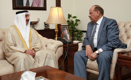 وزير الداخلية يلتقي السفير البحريني في عمان وزير الداخلية يلتقي السفير البحريني في عمان