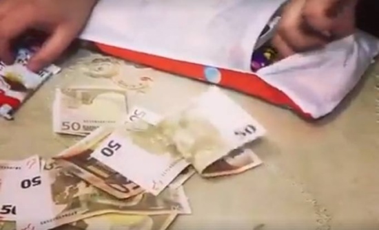 2 مليون مشاهدة لفيديو الهدية العجيبة على مواقع التواصل 2 مليون مشاهدة لفيديو الهدية العجيبة على مواقع التواصل