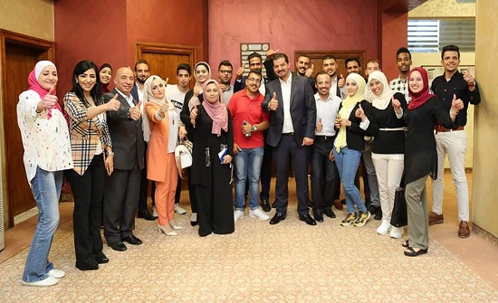 النابلسي يلتقي مجموعة من طلبة آل البيت النابلسي يلتقي مجموعة من طلبة آل البيت