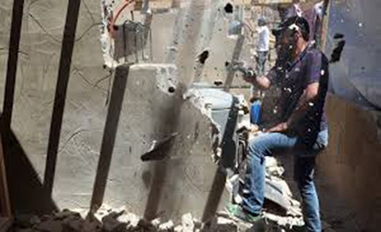 الجيش اللبناني يهدم منازل اللاجئين في عرسال الجيش اللبناني يهدم منازل اللاجئين في عرسال