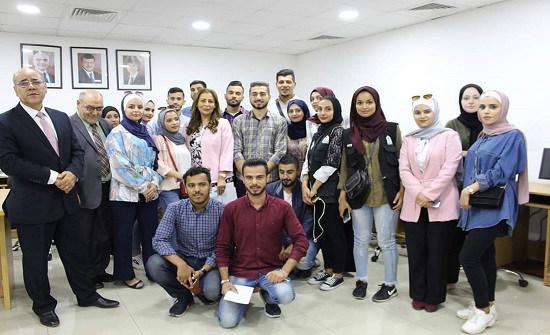 غنيمات تحاور طلبة إعلام اليرموك وقيادات شبابية في إربد غنيمات تحاور طلبة إعلام اليرموك وقيادات شبابية في إربد