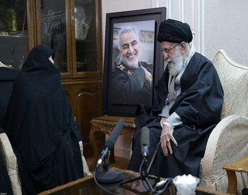 الخامنئي يزور منزل سليماني معزيا زوجته الخامنئي يزور منزل سليماني معزيا زوجته
