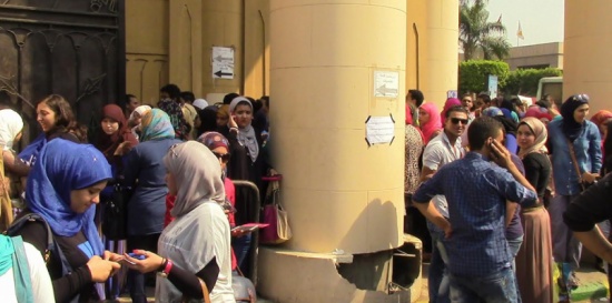 جدل وسخرية بعد تطبيق قرار “الطابور الصباحي” في الجامعات المصرية جدل وسخرية بعد تطبيق قرار “الطابور الصباحي” في الجامعات المصرية